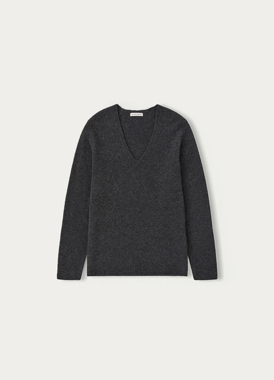 Nothing Written Runa v-neck pullover (Charcoal) (Pre-order, ships from Nov 13)