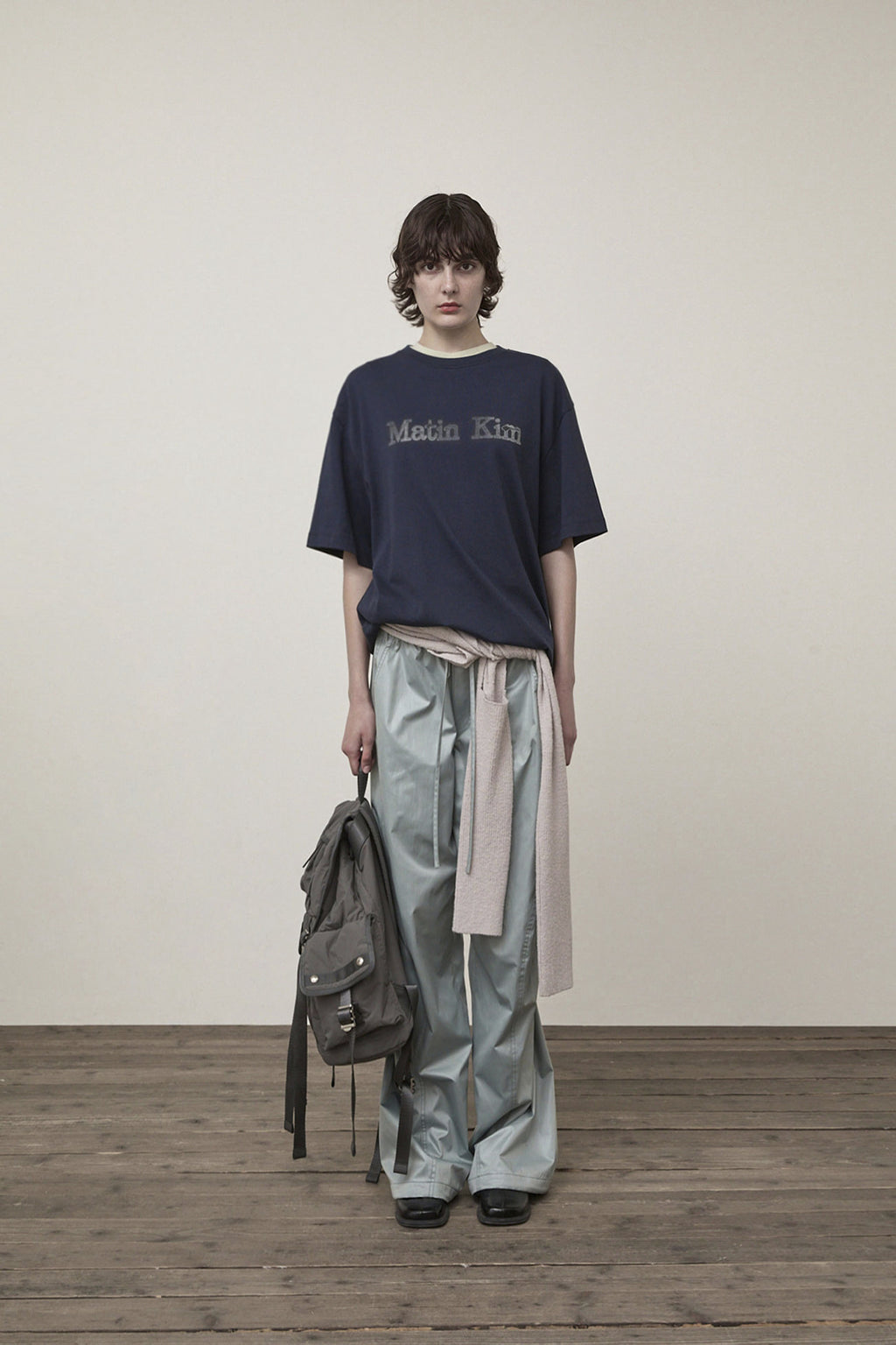 [matinkim] VINTAGE LOGO GRAPHIC TOP IN NAVY