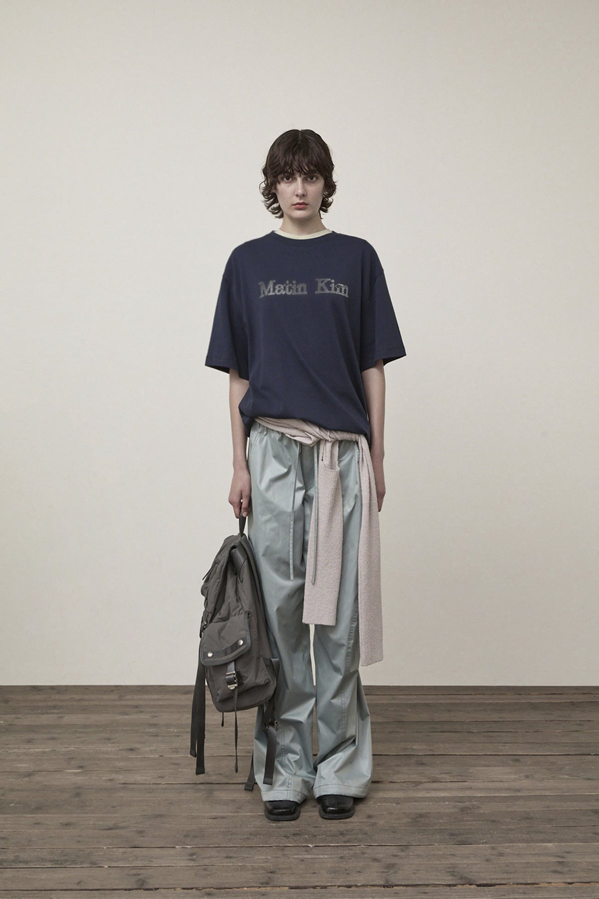 [matinkim] VINTAGE LOGO GRAPHIC TOP IN NAVY