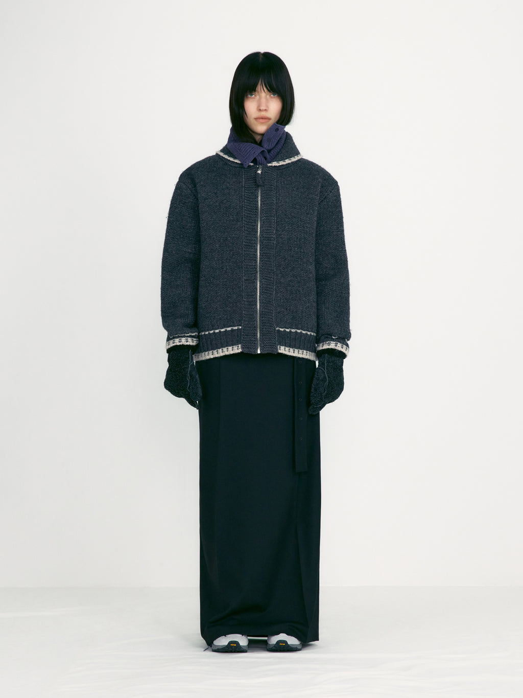 [low_classic] Cowichan Wool Knit Cardigan
Charcoal