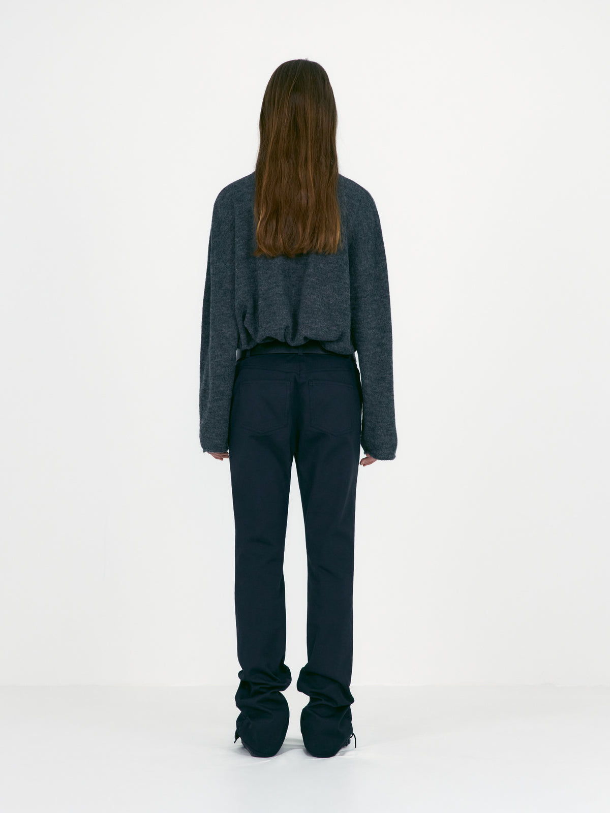 Low Classic Slit Hem Slim-Fit Pants Charcoal