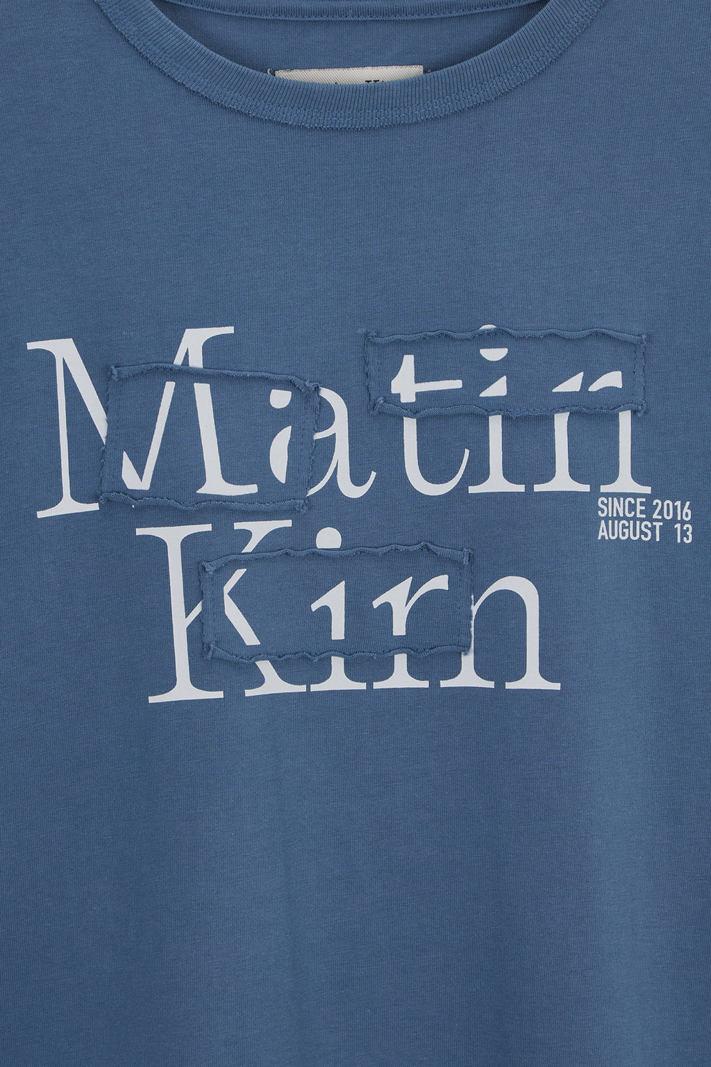 [matinkim] PATCH GRAPHIC LONG SLEEVE TOP IN SMOKE BLUE