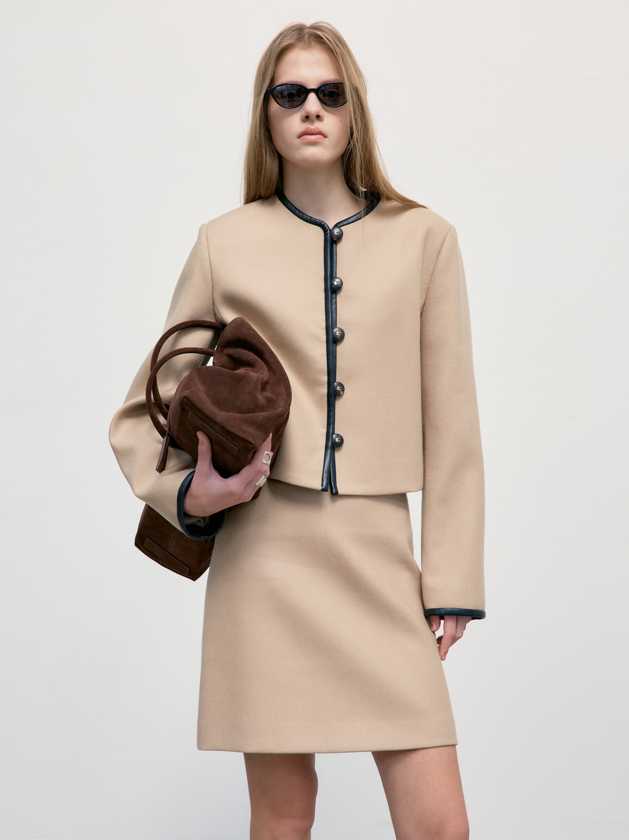 [low_classic] New Round Neck Short Jacket
Beige