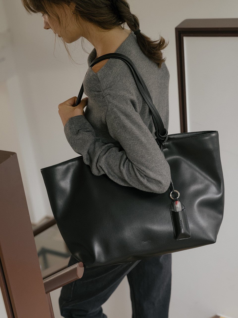 Tillidie Soft leather oversized shoulder bag Black