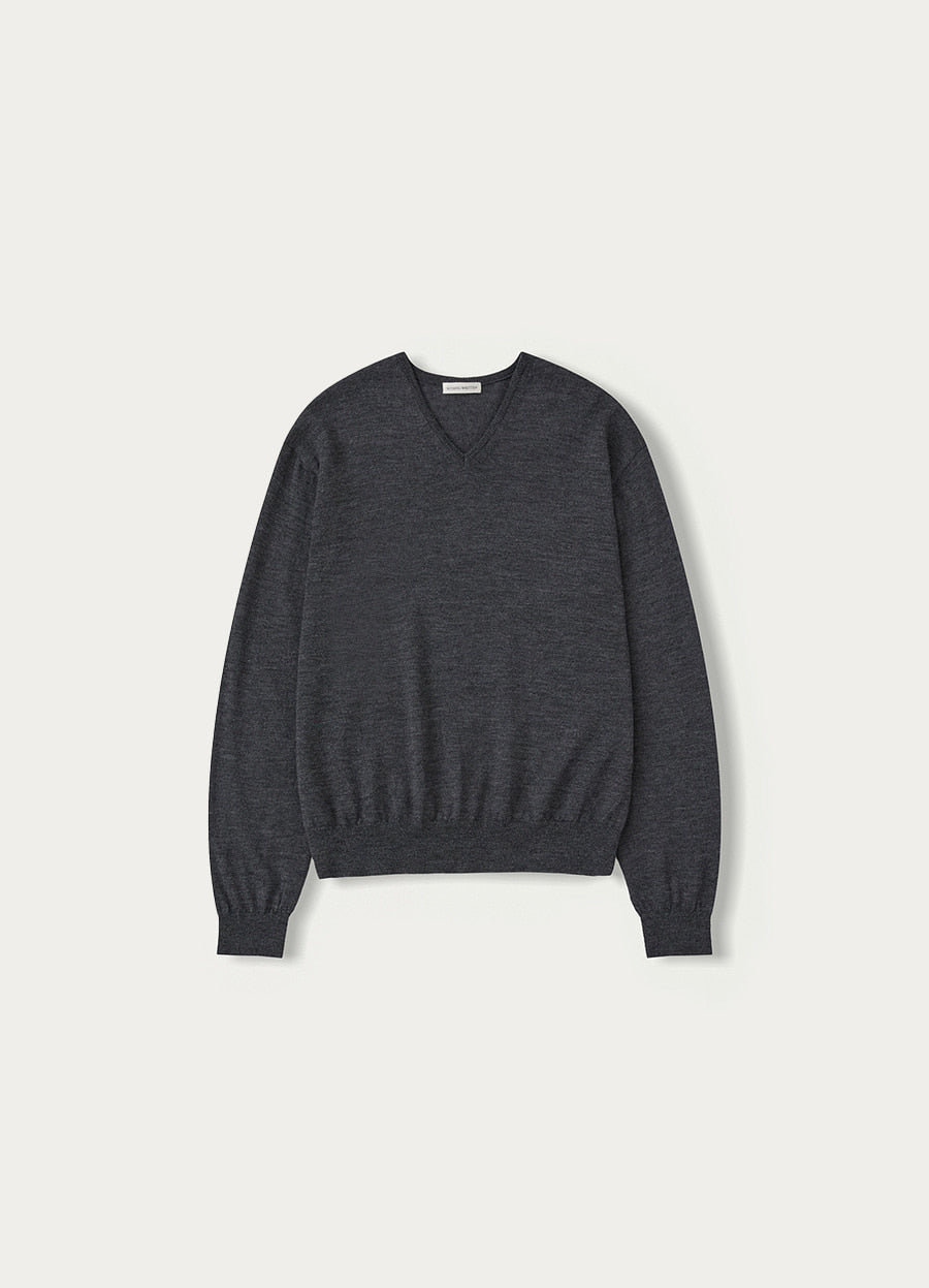 Nothing Written Foyer v-neck pullover (Charcoal)