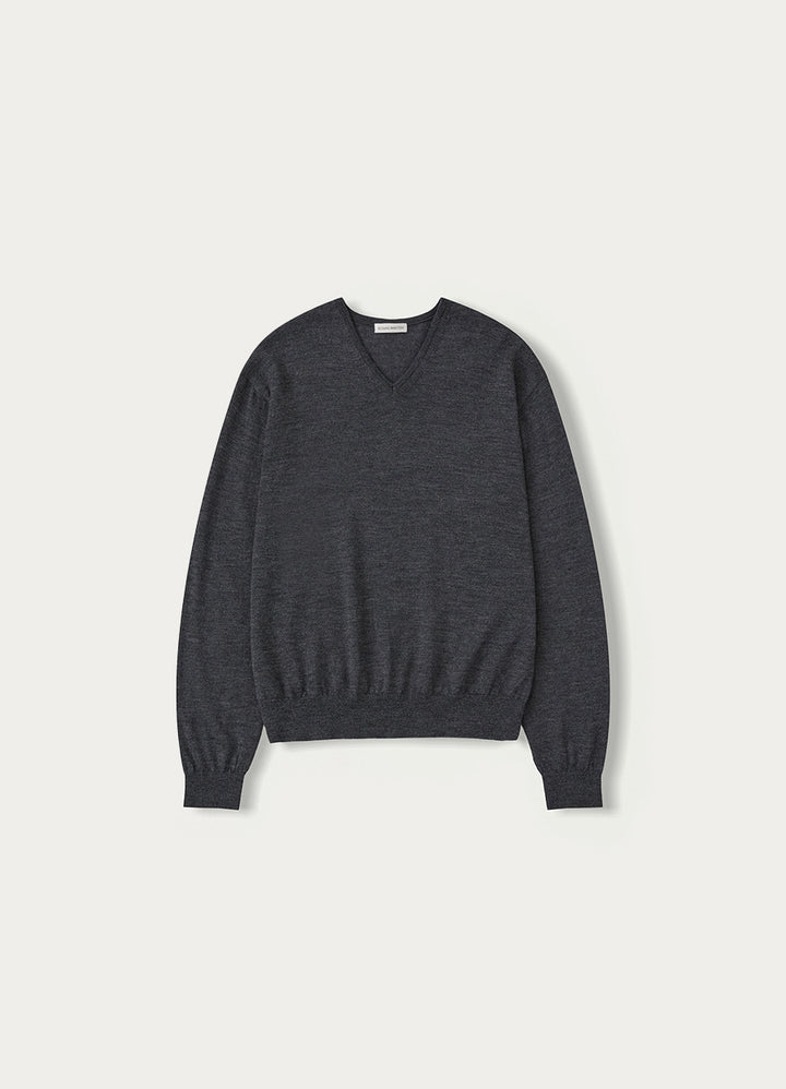 Nothing Written Foyer v-neck pullover (Charcoal)