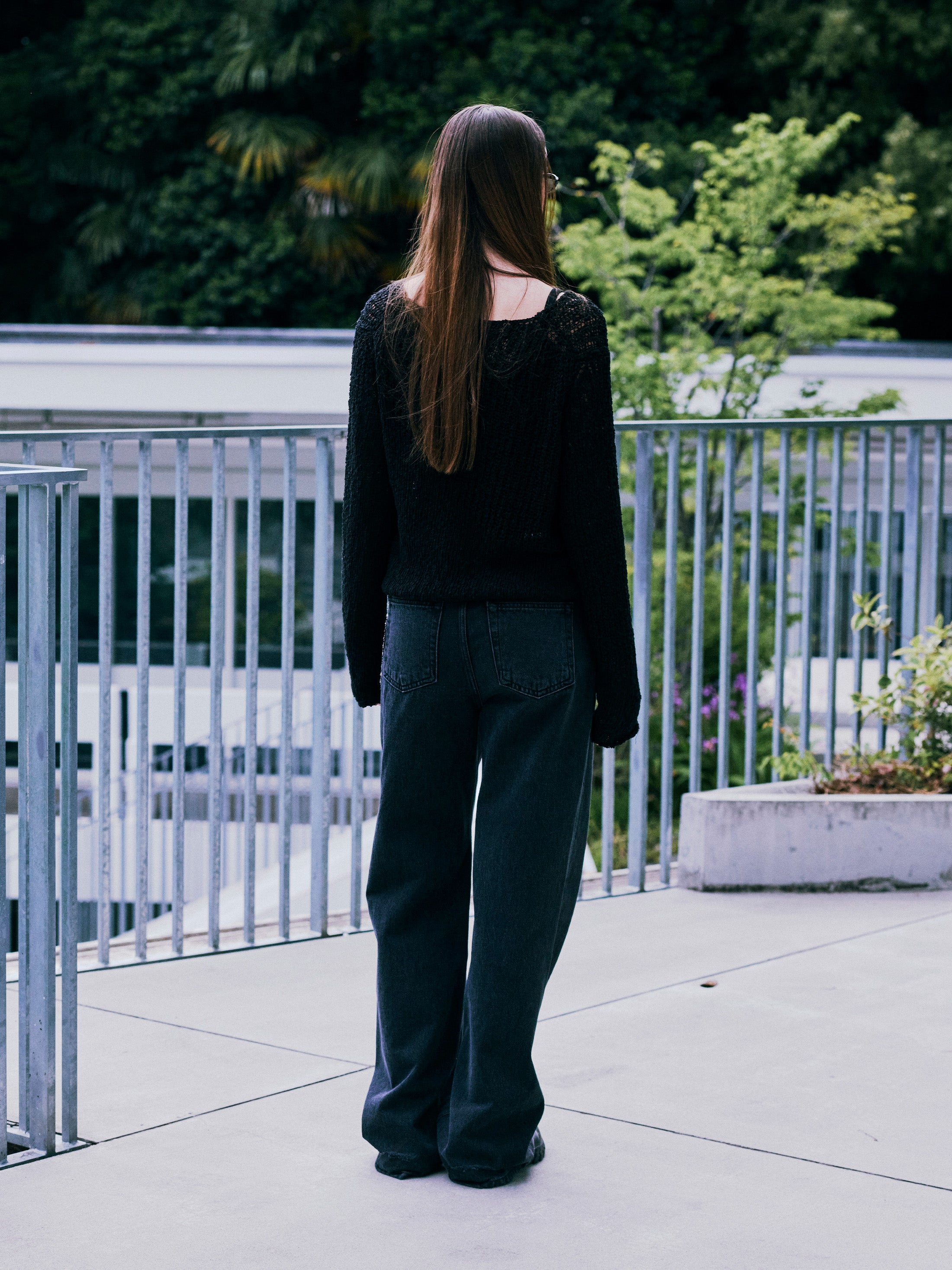 Low Classic Wave Cropped Sweater Black