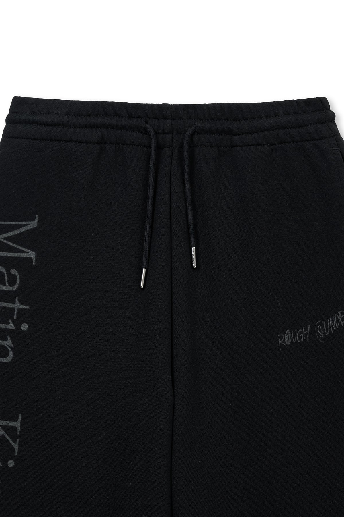 [matinkim] ESSENTIAL LOGO SWEATPANTS IN BLACK