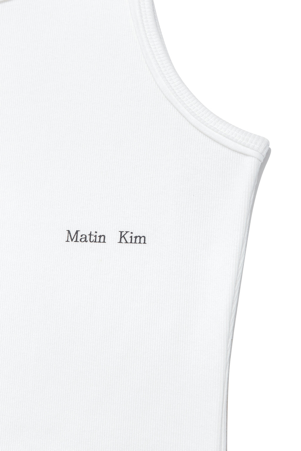 [matinkim] SMALL LOGO PINTUCK SLEEVELESS TOP FOR MEN IN WHITE