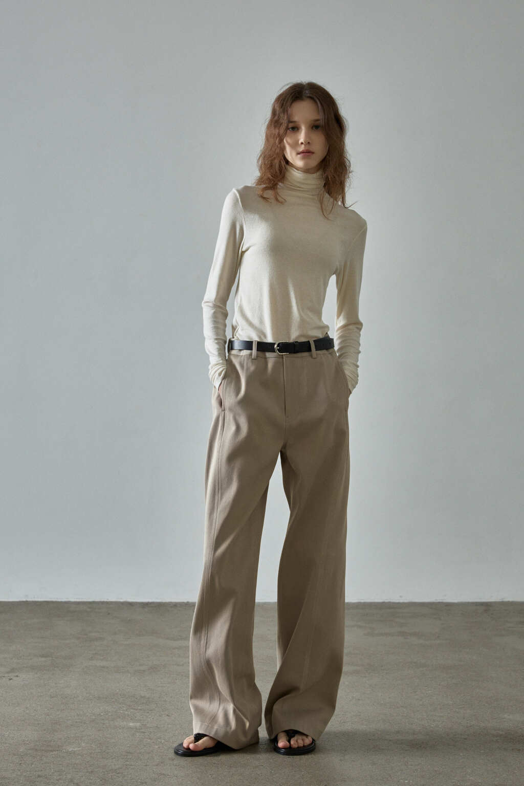 Facade Pattern Curved Cotton Pants olive beige