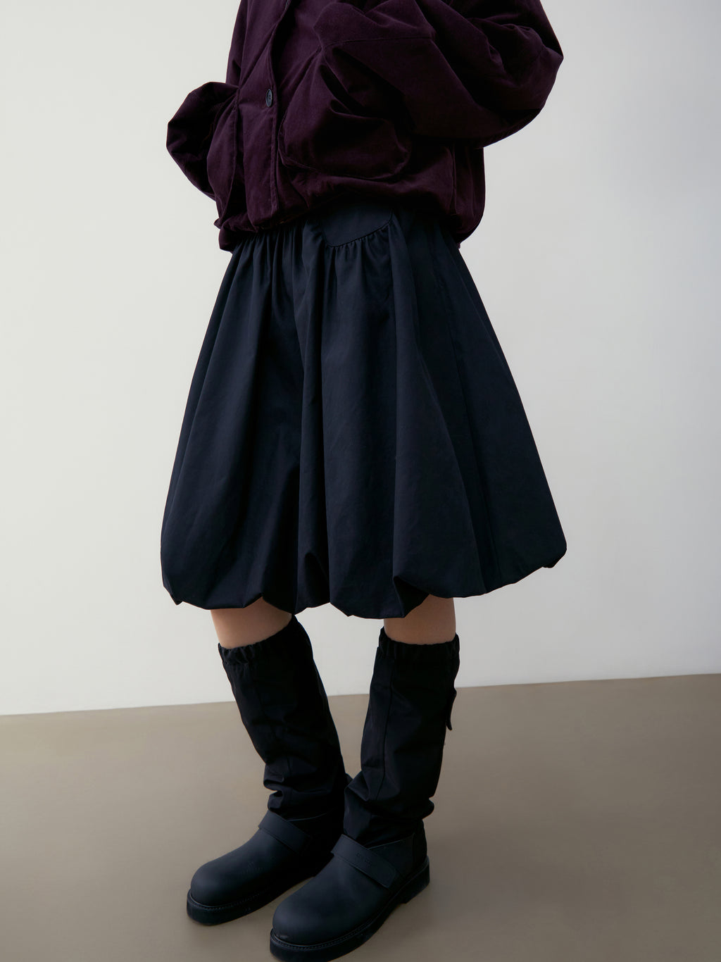 [low_classic] BUBBLE MIDI SKIRT
BLACK