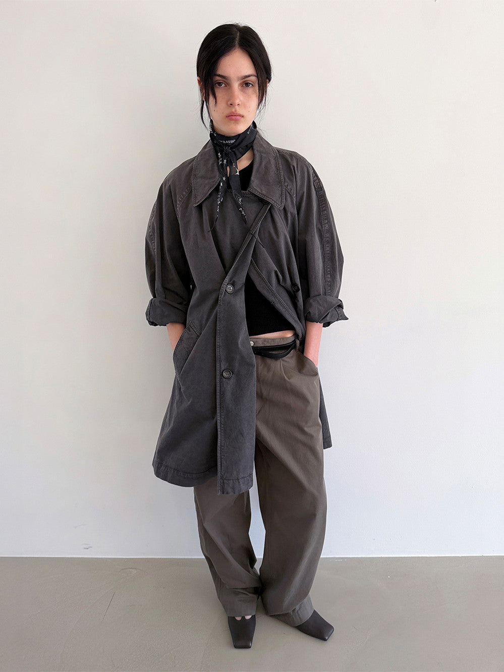 Low Classic Pigment Washed Half Trench Coat Charcoal