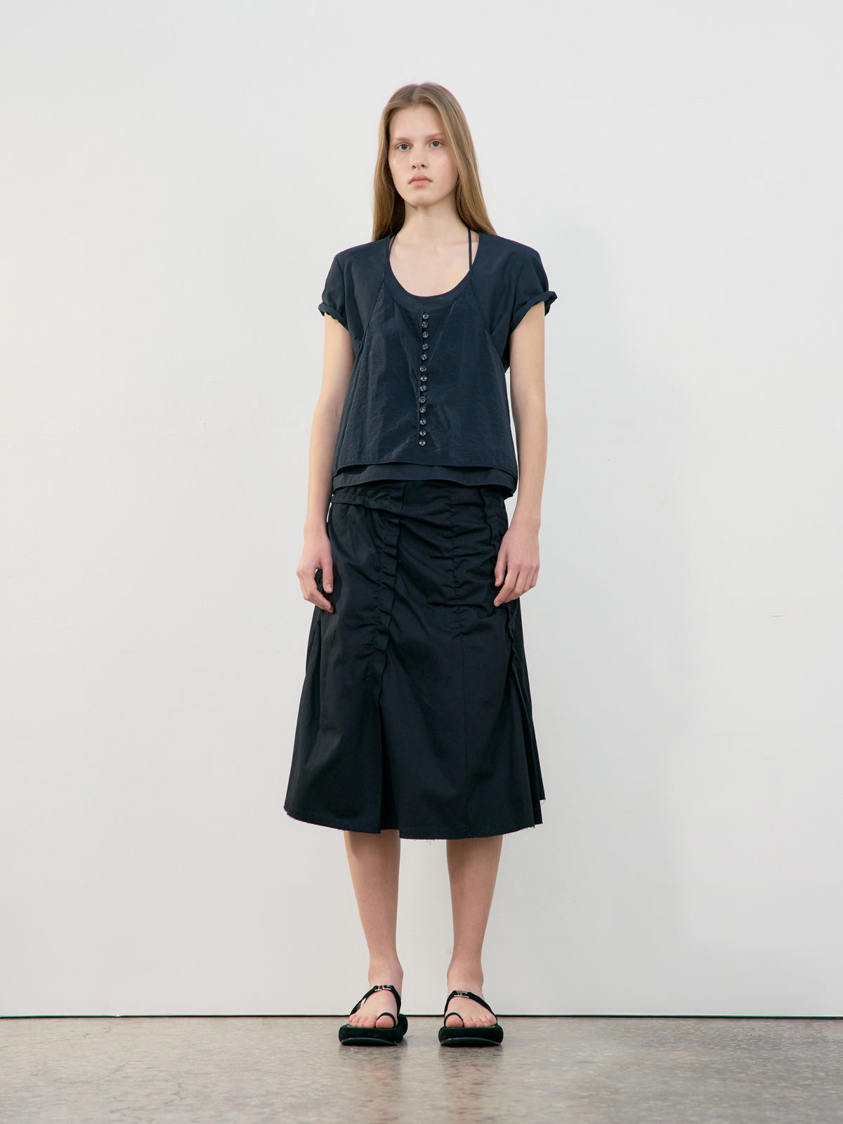 Low Classic U-Neck Logo Blouse Black
