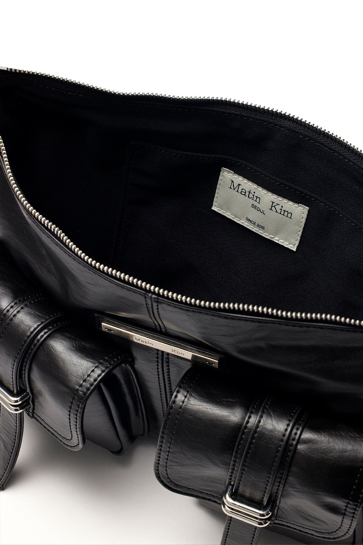 [matinkim] DOUBLE POCKET SHOULDER BAG IN BLACK