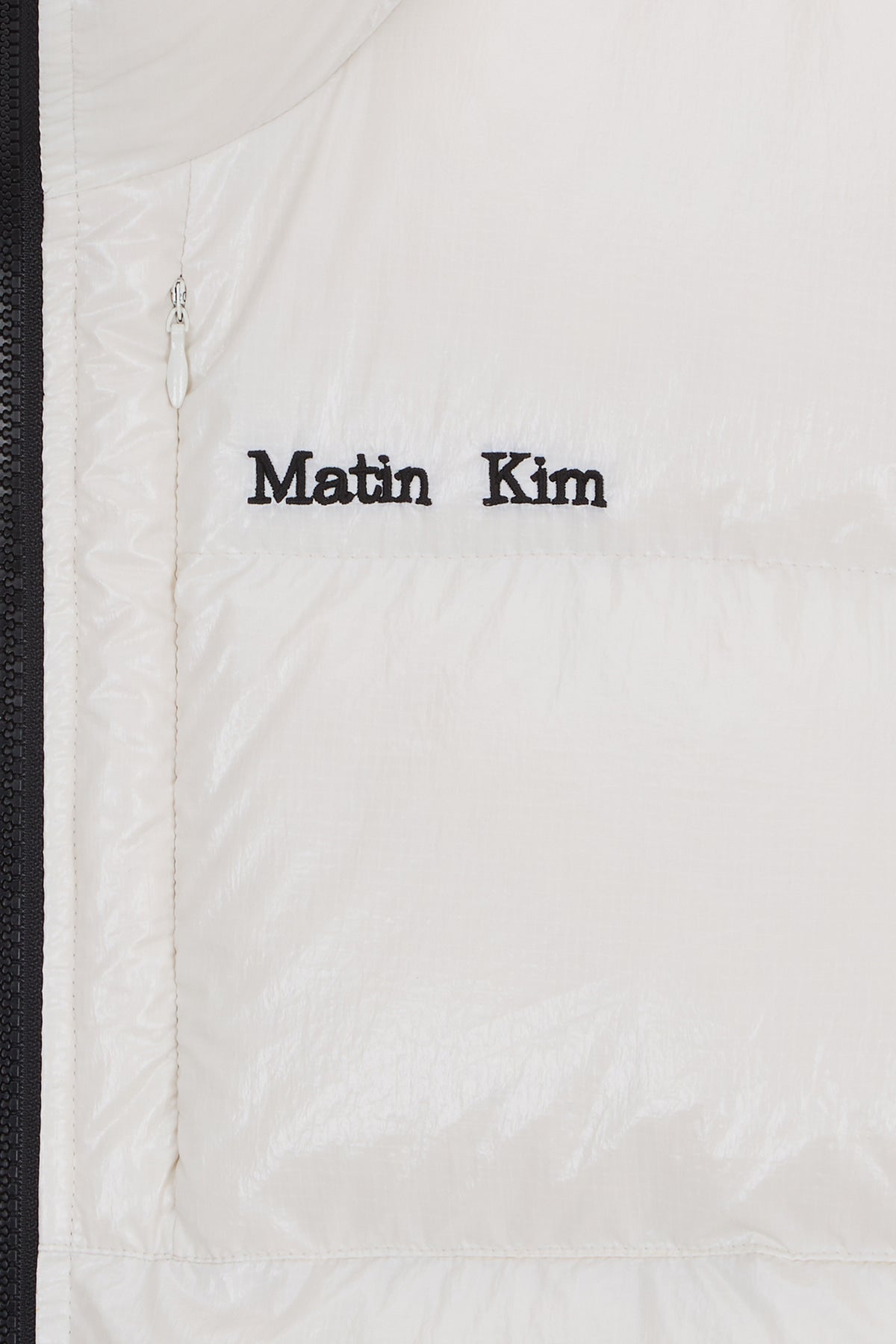 [matinkim] SMALL LOGO VOLUME DOWN JUMPER FOR MEN IN IVORY