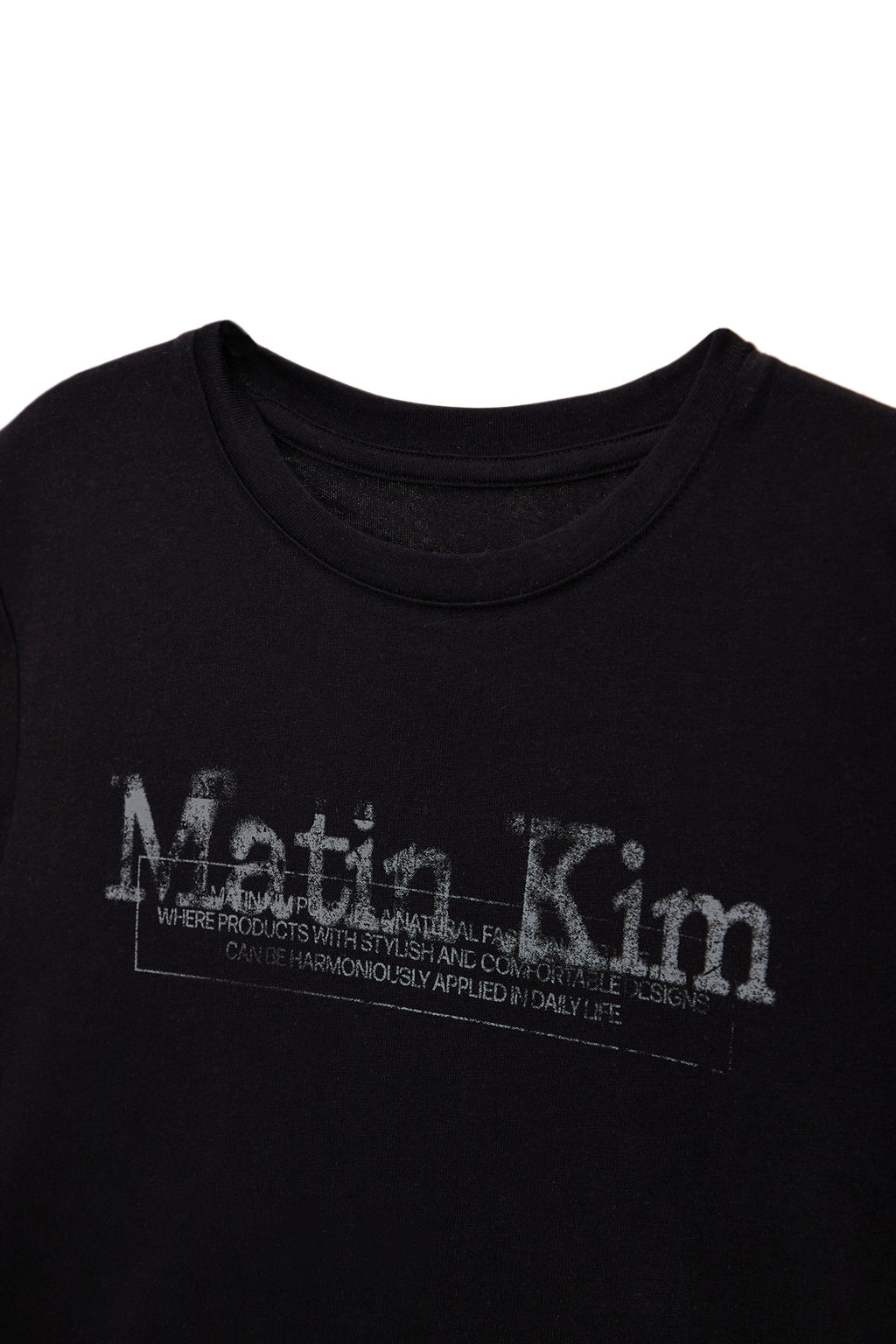 [matinkim] STAMP LOGO GRAPHIC CROP TOP IN BLACK