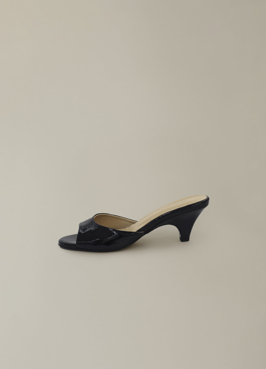 Nothing Written Glossy slide heels (Black)