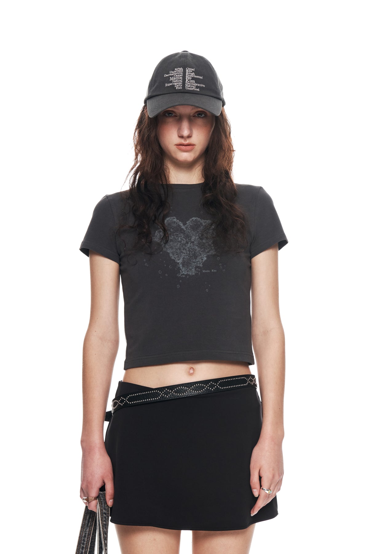 [matinkim] HEART GRAPHIC CROP TOP IN CHARCOAL