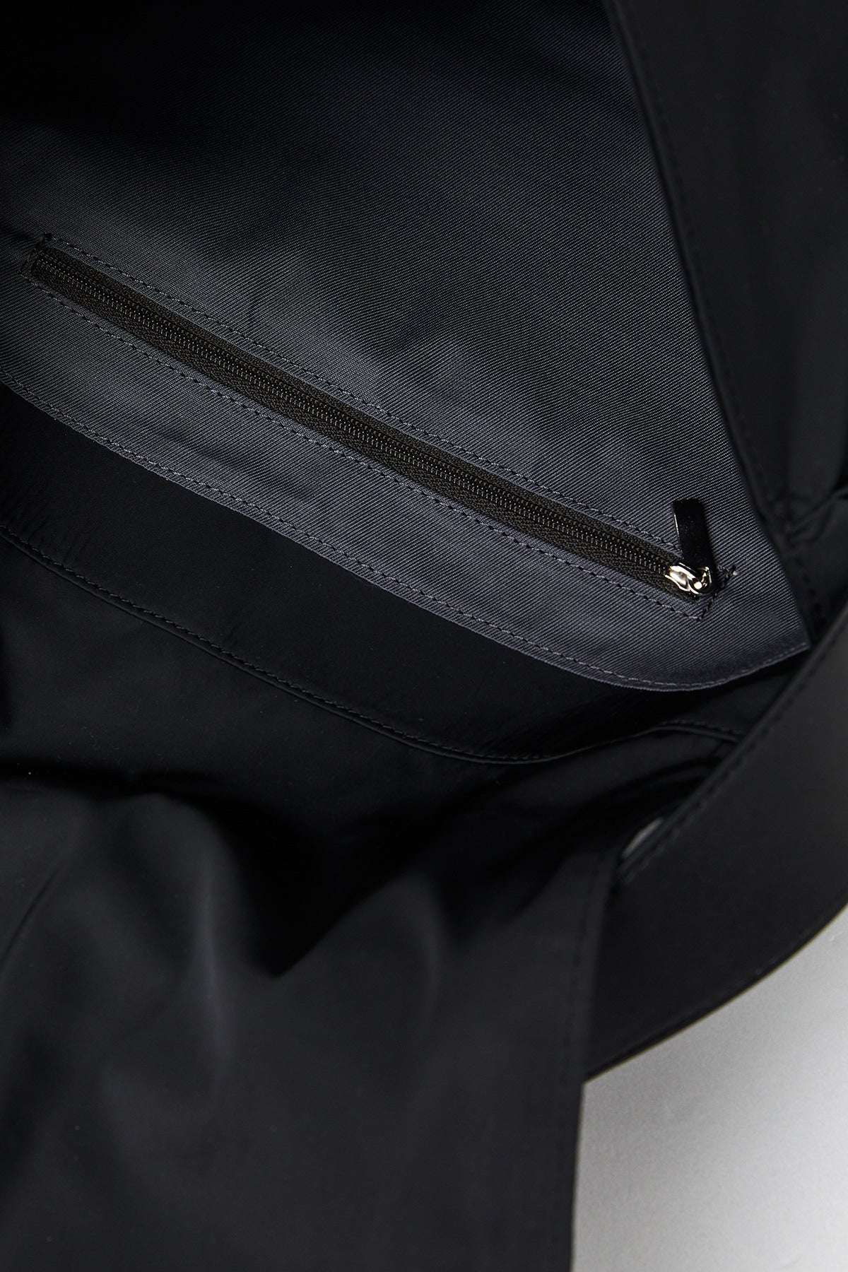 [matinkim] BUCKLE BAG IN BLACK