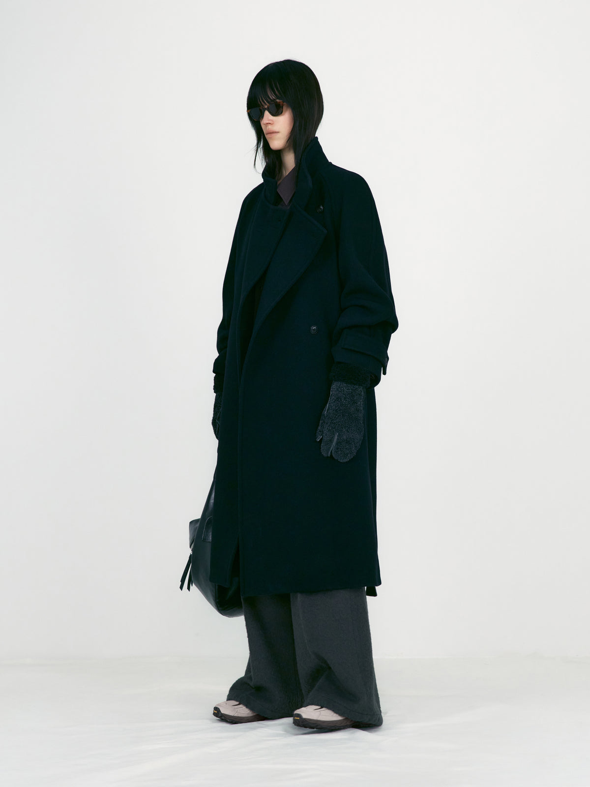 Low Classic Soft Wool Twill Wrap Coat Black