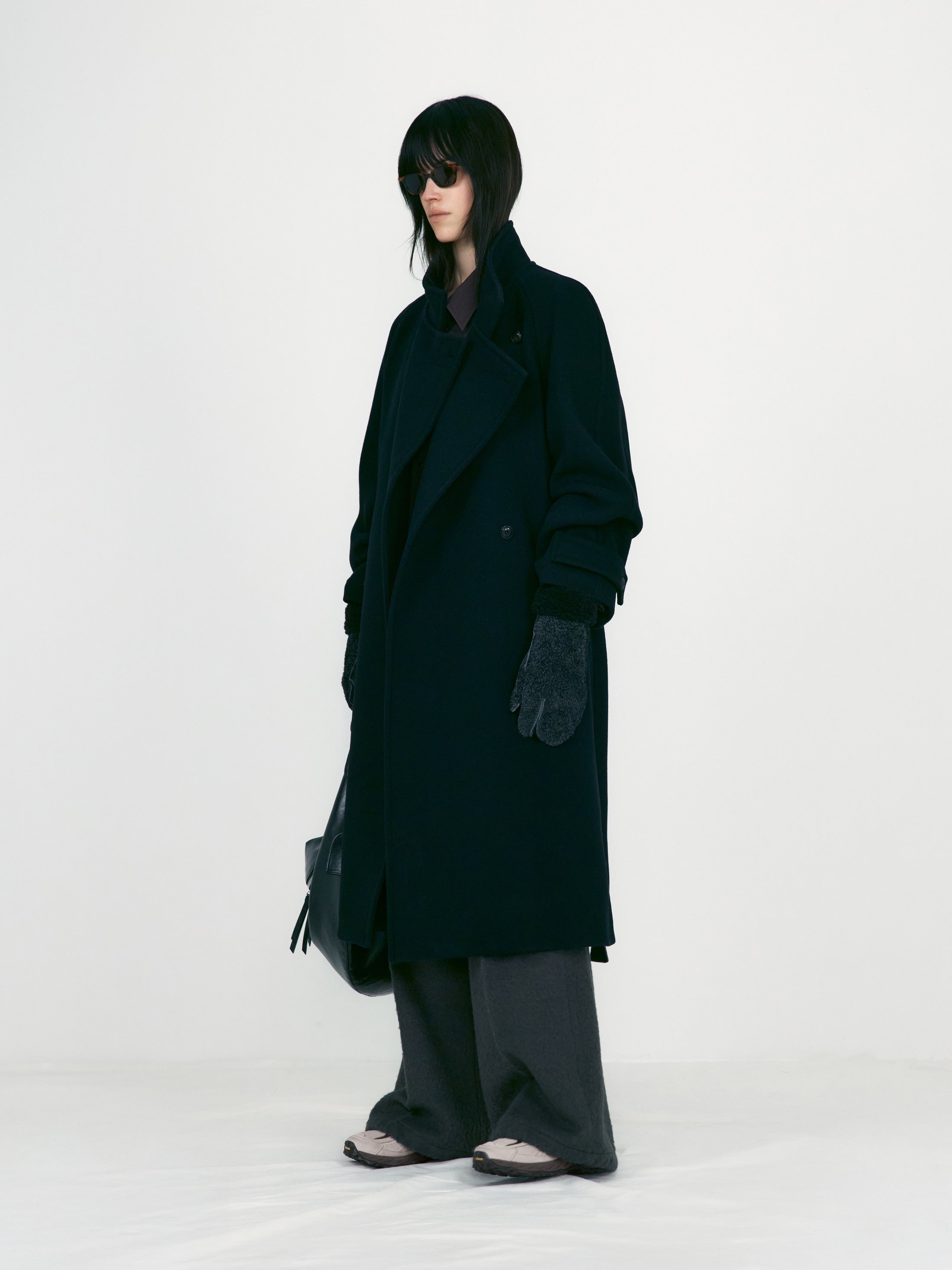 [low_classic] Soft Wool Twill Wrap Coat
Black