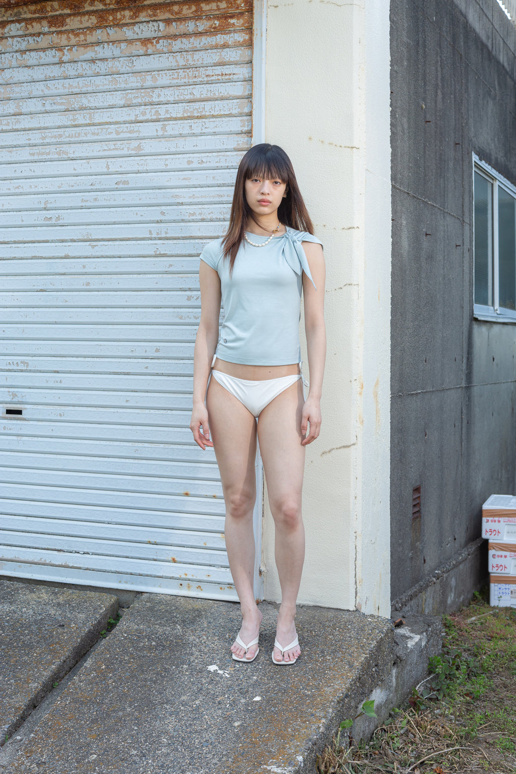 [matinkim] UNBALANCE TIED SHIRRING TOP IN MINT