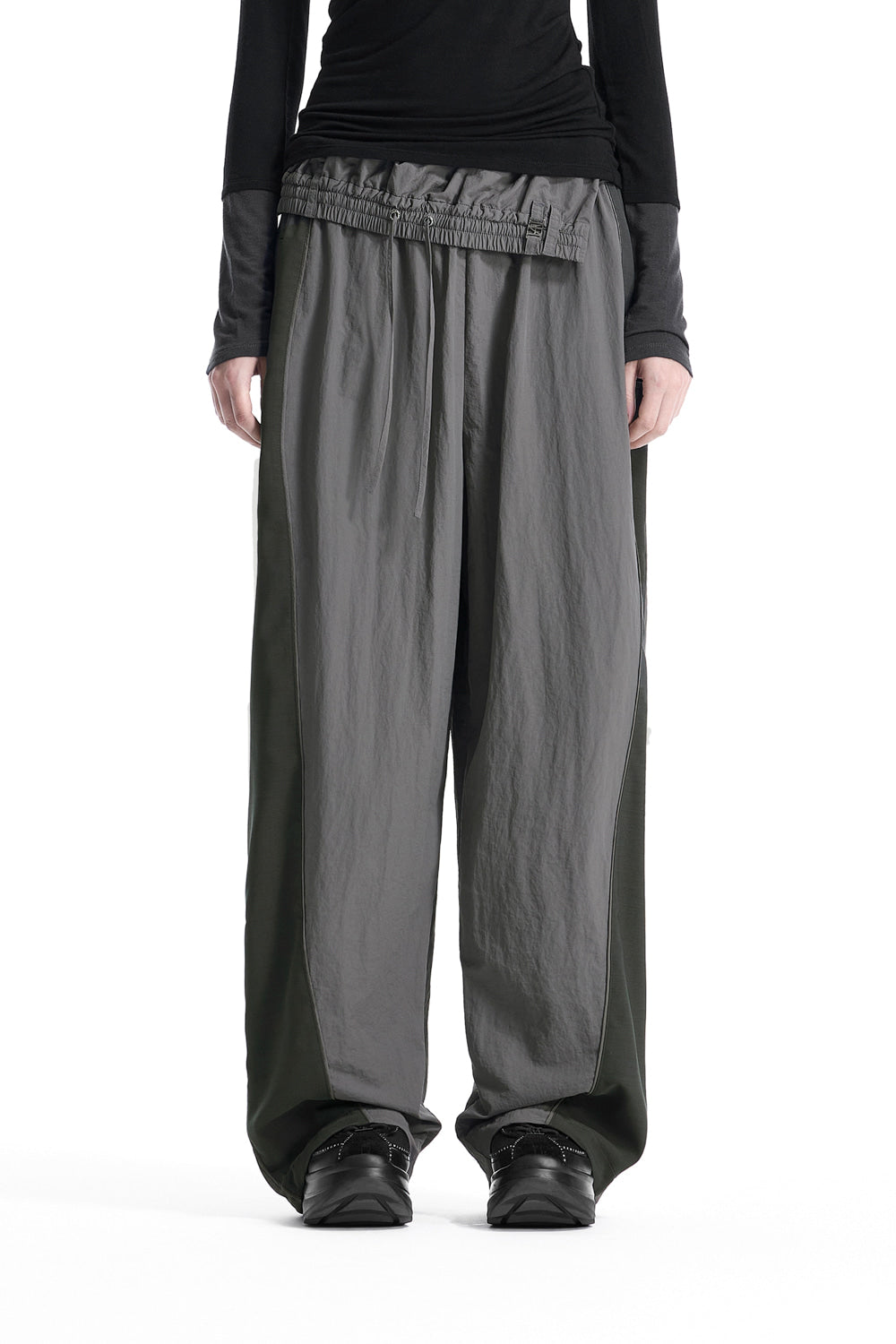 Treemingbird Linear Contrast Track Set-Up Pants Gray