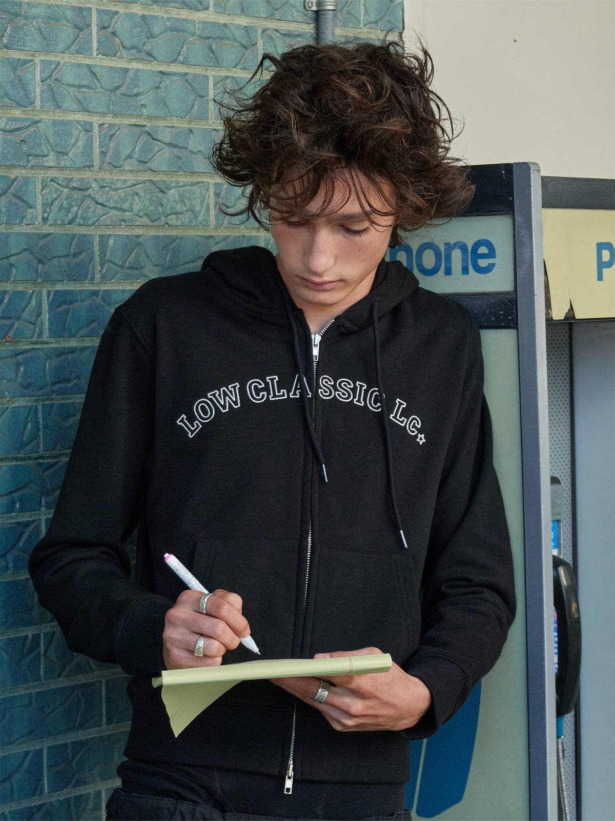 Low Classic Lc Regular Zip-Up Hoodie Black