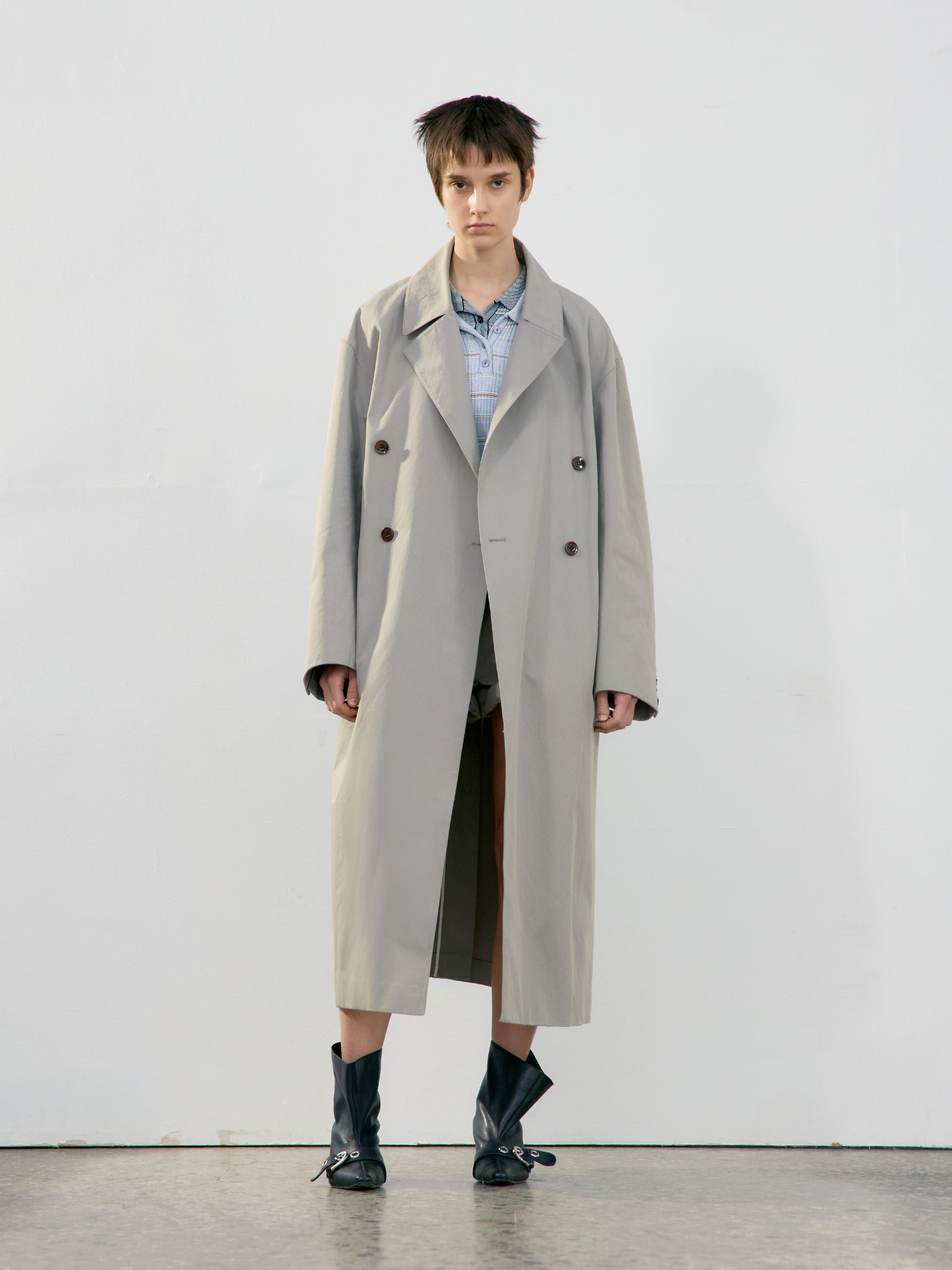 Low Classic Double Trench Coat Khaki