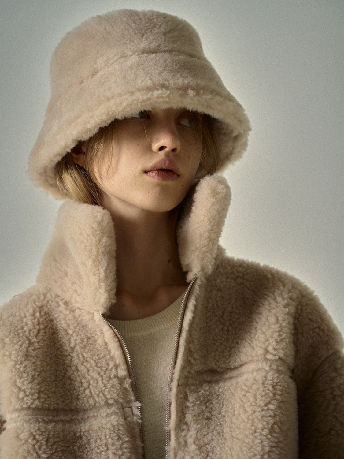 Facade Pattern Lambswool Fur Bucket Hat cream beige