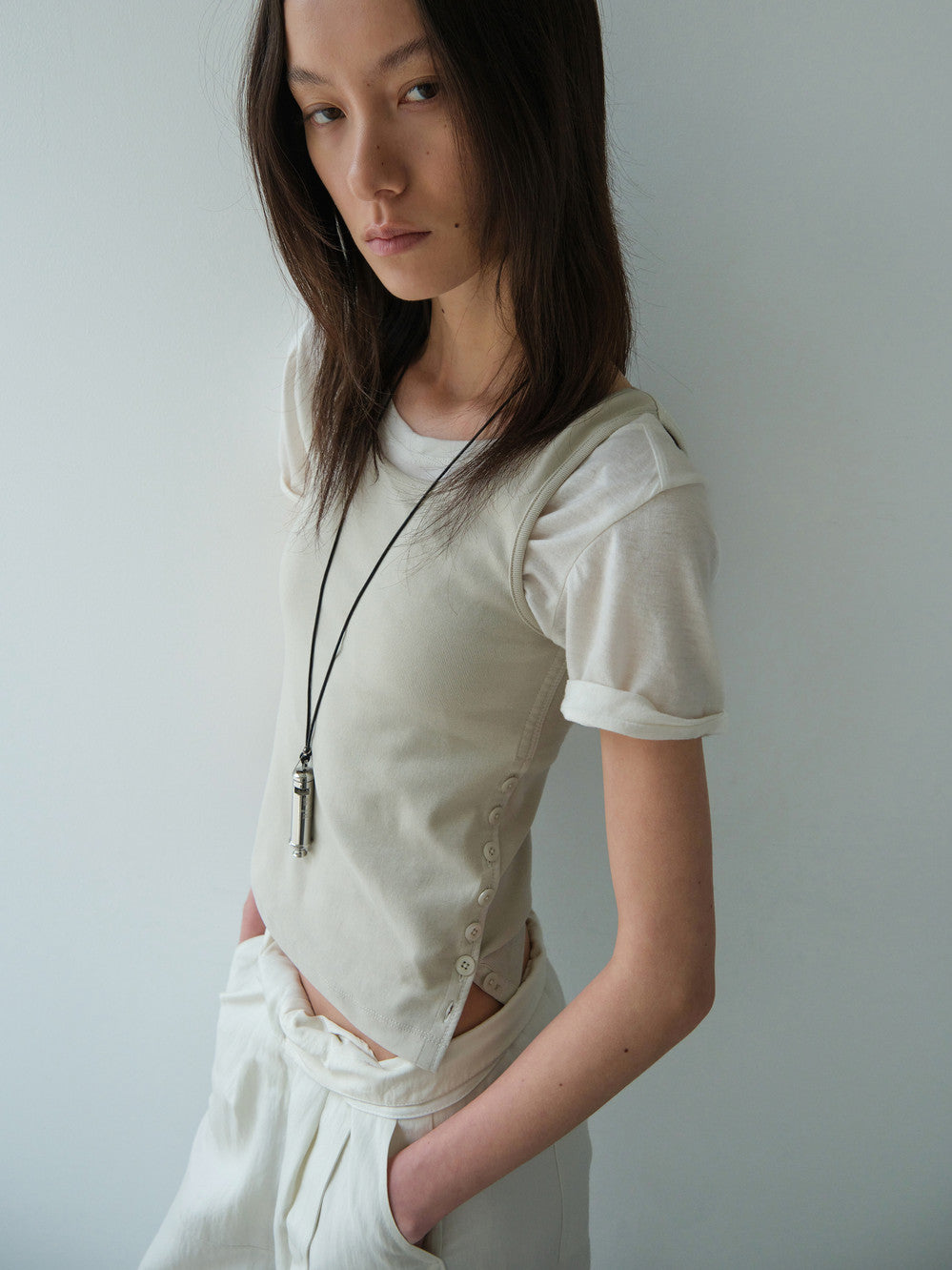 [Low Classic] Side Button Sleeveless Top_Greish Beige