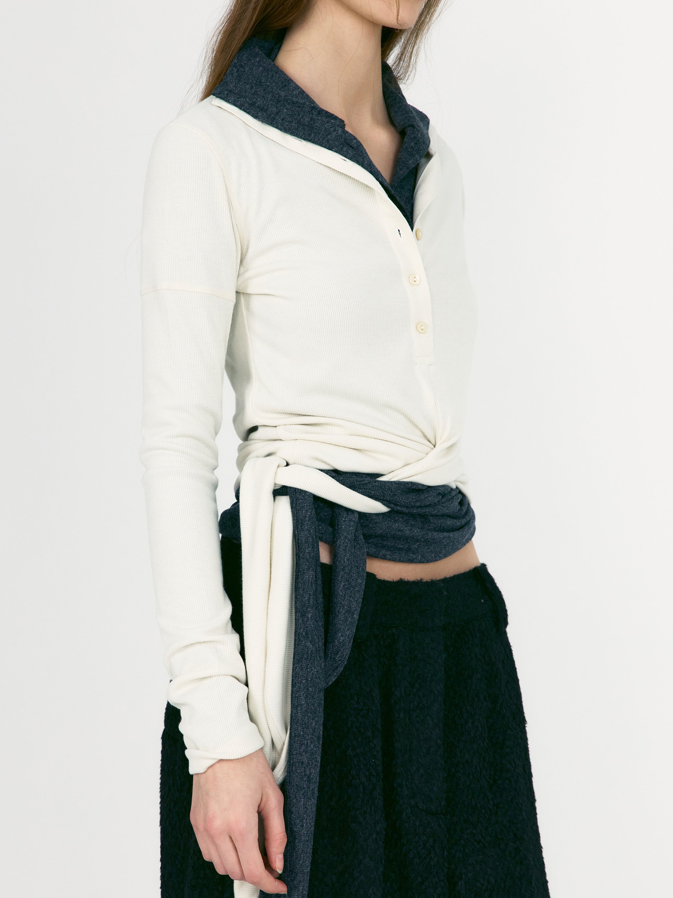 [low_classic] Button Up Wrap T-Shirt
Cream