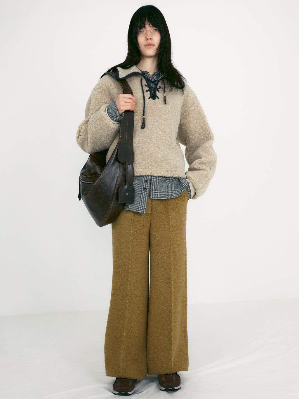 [low_classic] Hairy Boucle Wool Pants
Beige