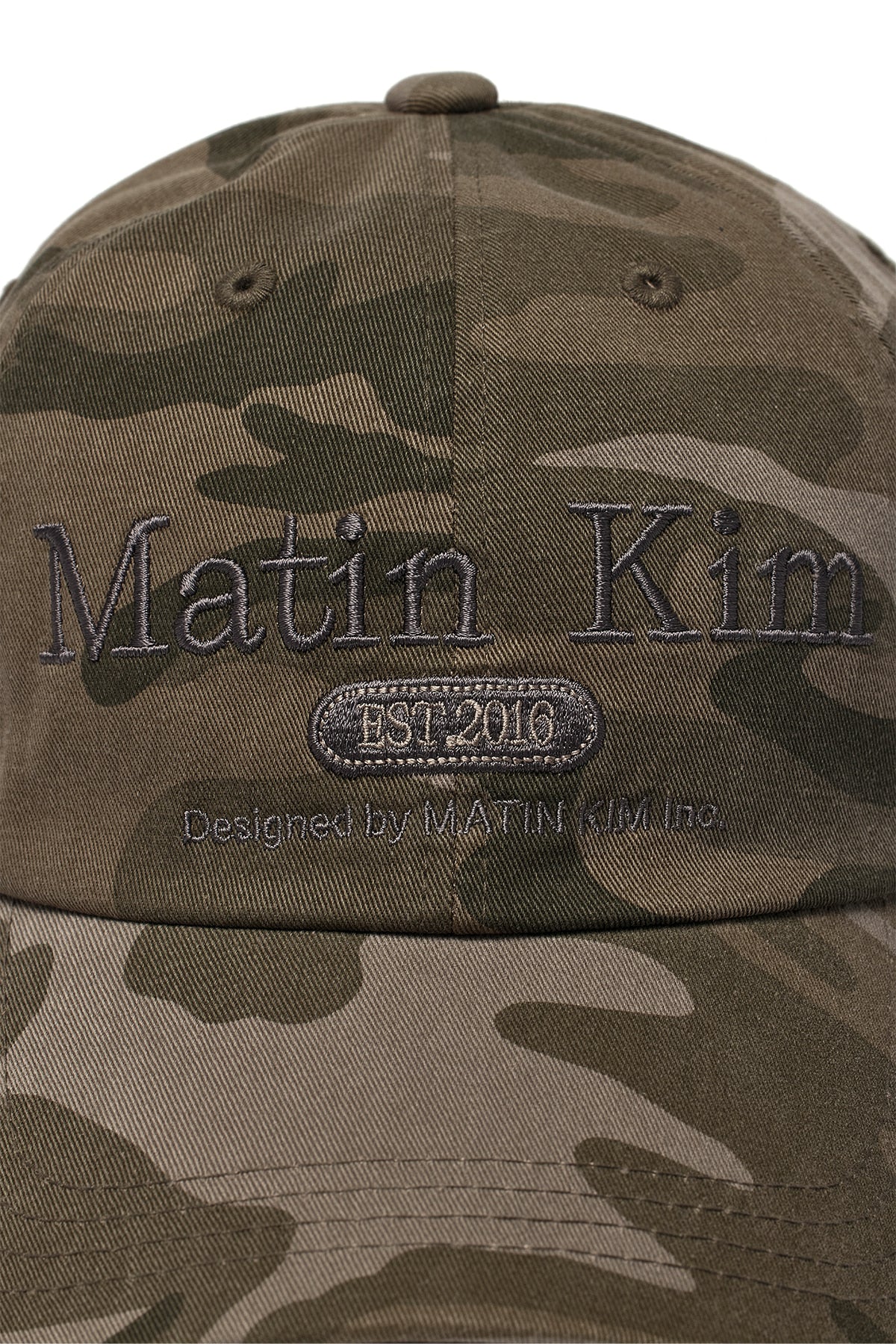 [matinkim] CAMOUFLAGE LOGO BALL CAP IN KHAKI
