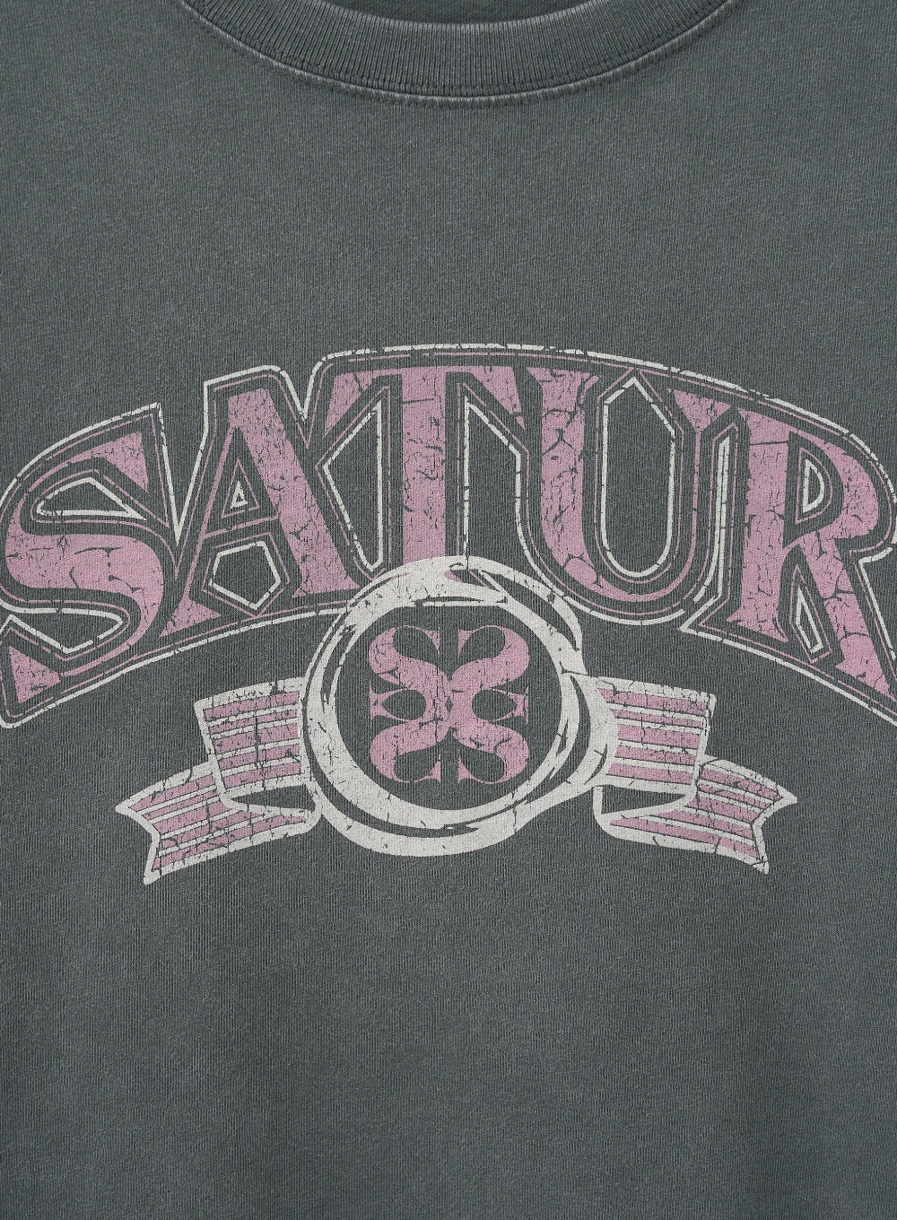 [satur] (W) Arch Logo Pigment Washed T-shirt - Charcoal Pink