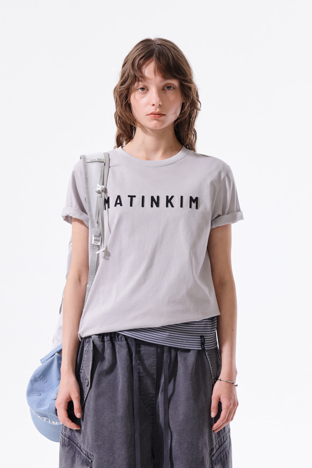 [matinkim] Applique Felt Logo Top IN Grey