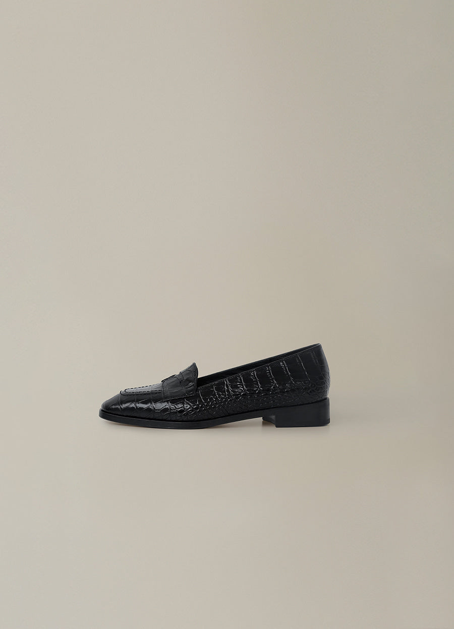 Nothing Written Tilda croco loafers (Black)