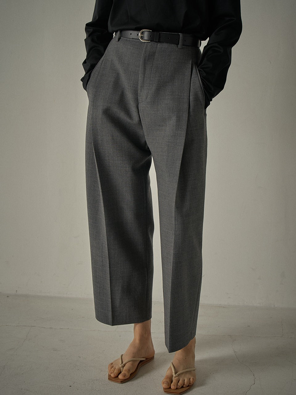 Facade Pattern Round Wool Pants charcoal