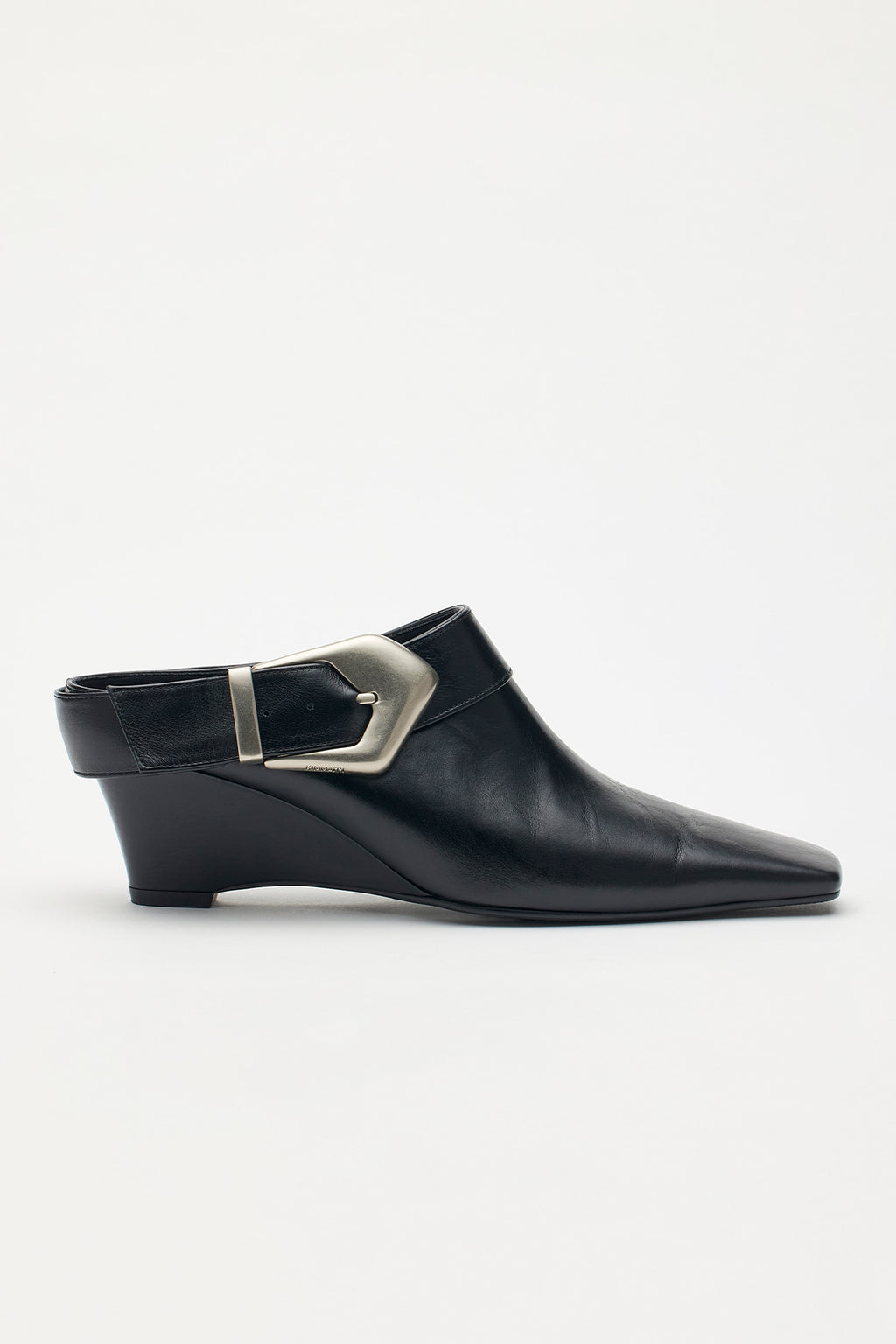 [matinkim] Bold Buckle Leather Mule IN Black