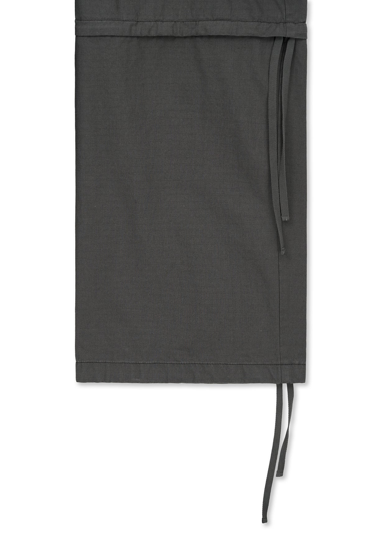 [matinkim] DETACHABLE CARGO PANTS IN CHARCOAL