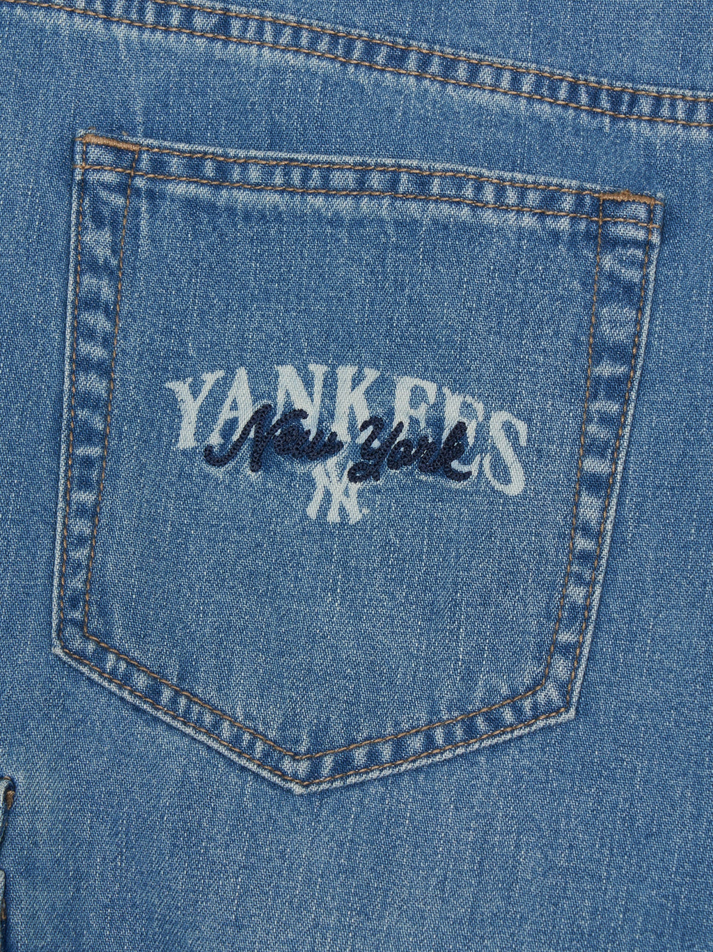 MLB Korea Women's Varsity Vintage Slub Cargo 9in Denim Shorts
