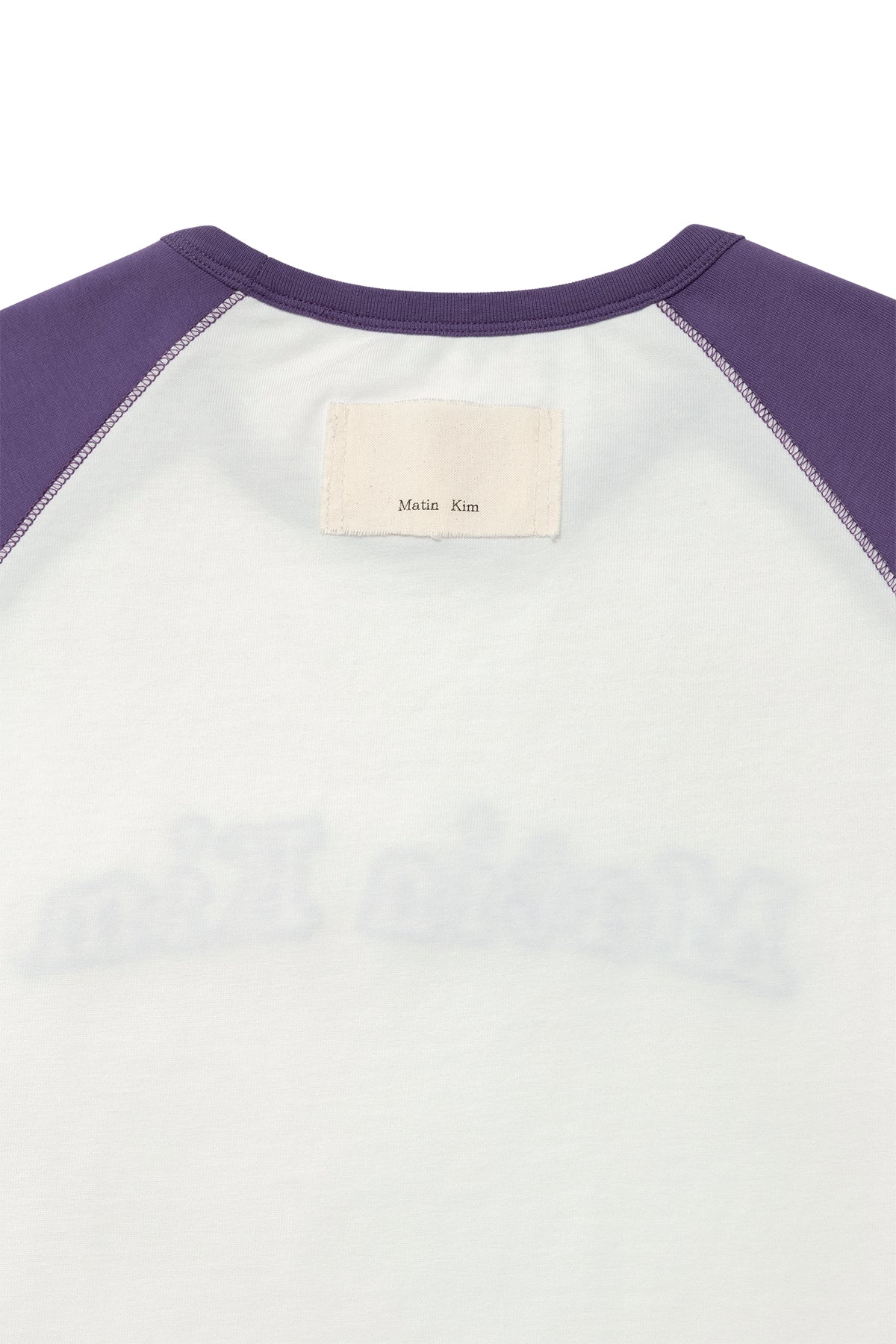 [matinkim] FLOWER STITCH RAGLAN LOGO TOP IN PURPLE