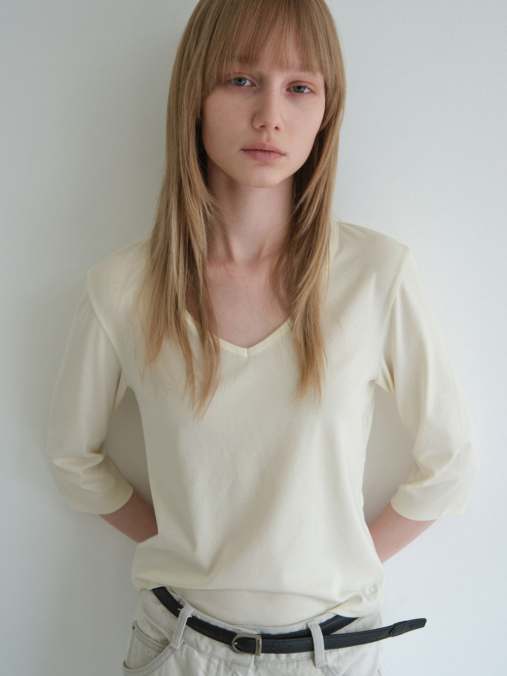 Low Classic Deep V-Neck Stretchy T-Shirts Cream