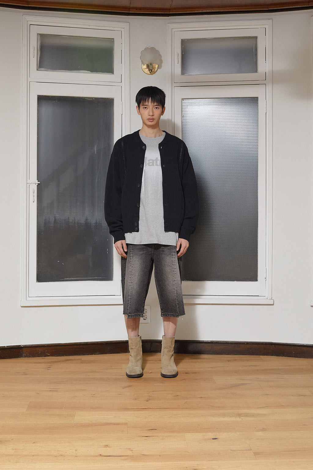 [matinkim] PUNCHING LINE POINT ROUND NECK CARDIGAN FOR MEN IN BLACK