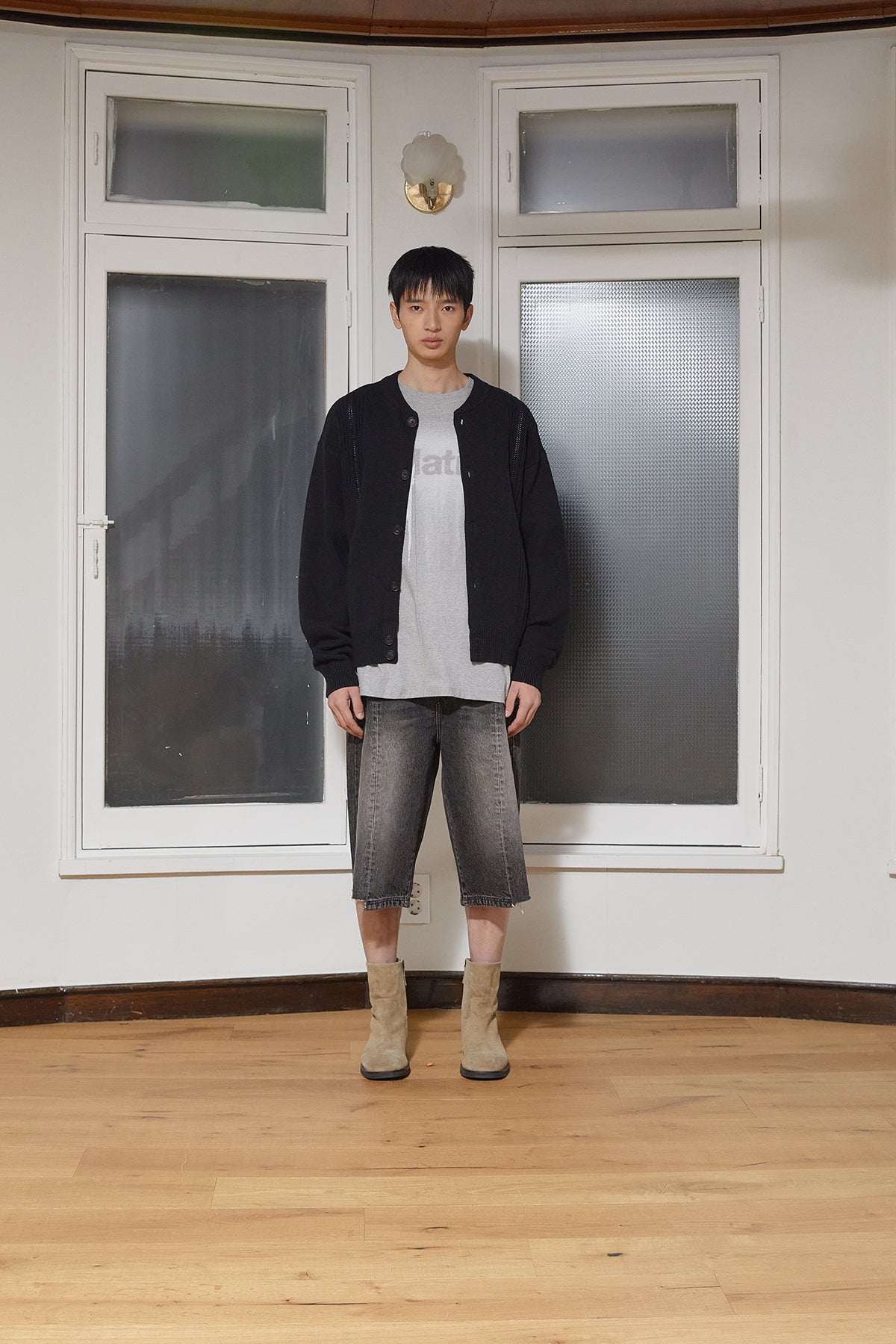 [matinkim] PUNCHING LINE POINT ROUND NECK CARDIGAN FOR MEN IN BLACK