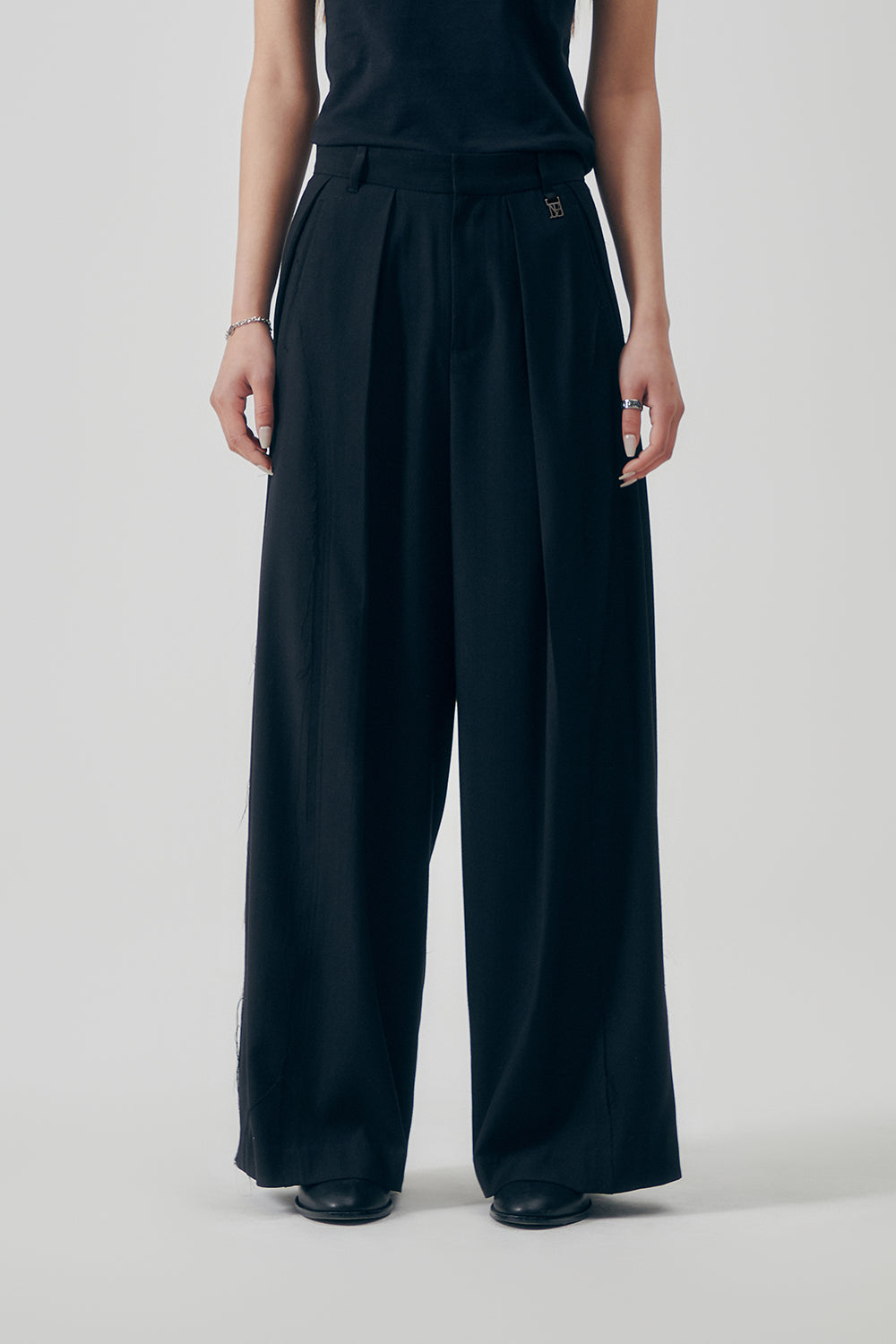 Treemingbird Raw Cut Incision Set-up Slacks Black