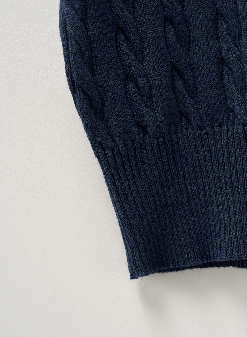 [satur] (W) Cable Collar Half Knit - Navy