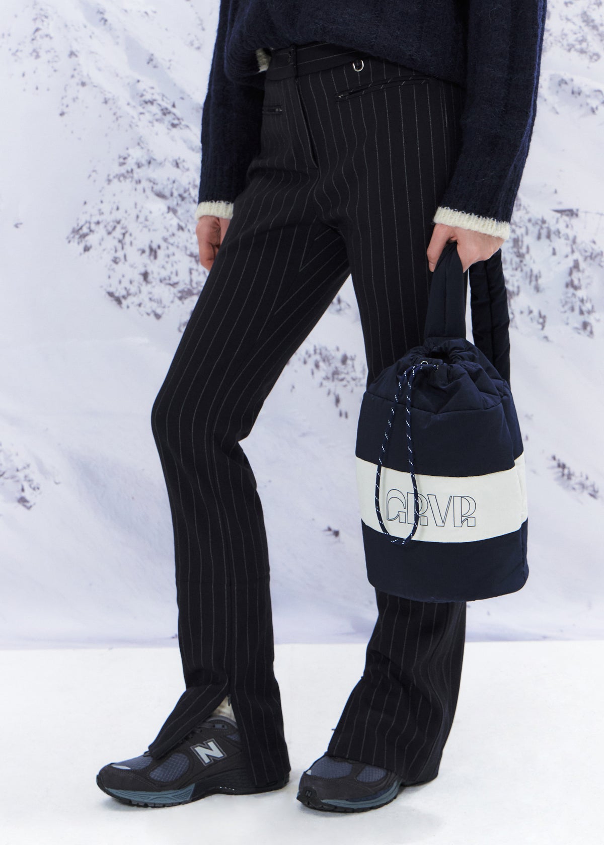 Grove Viento Bucket Bag