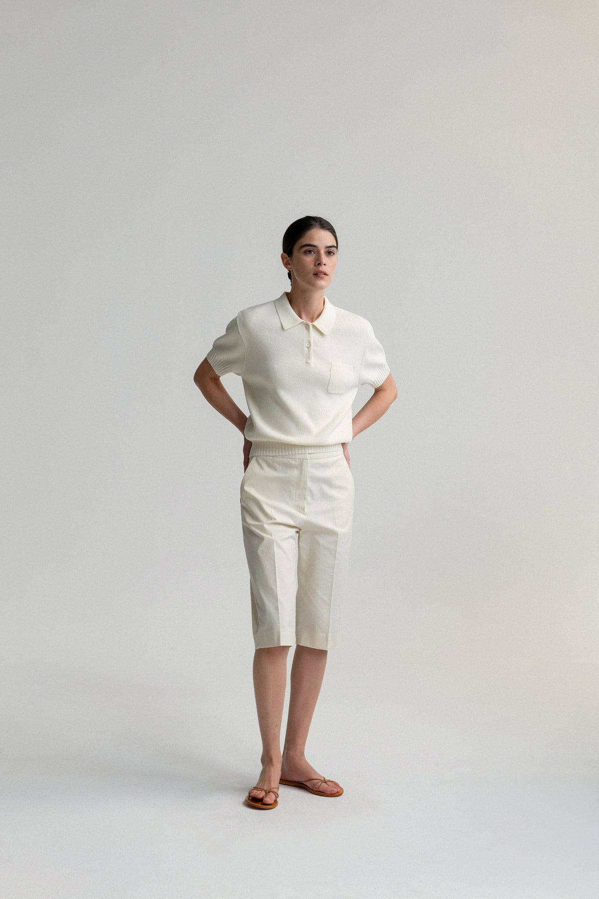 Nothing Written Slim fit bermuda pants (Light beige)