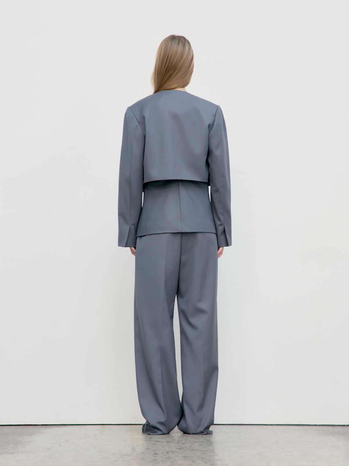Low Classic Collarless Short Jacket Grey